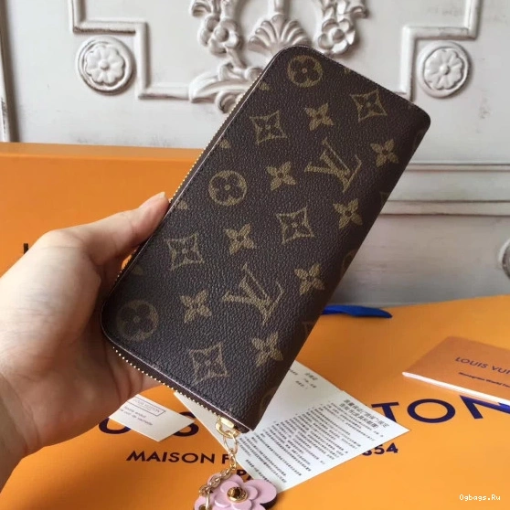 Vuitton Louis wallet CHANELEMENCE 1217